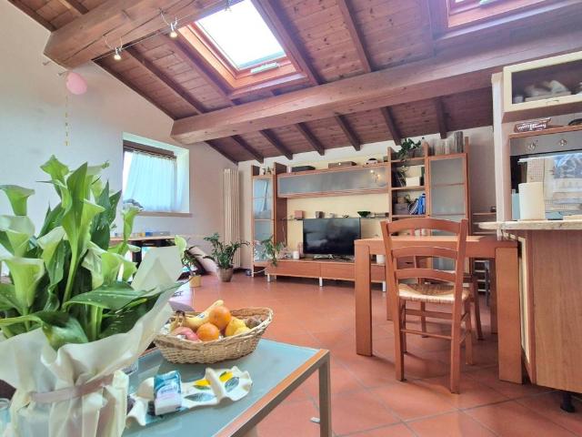 Appartamento in vendita a Peschiera Del Garda, Veneto