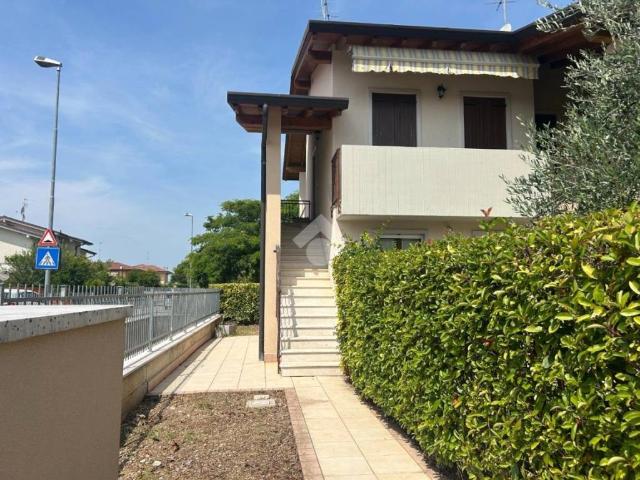 Appartamento in vendita a Peschiera Del Garda, Veneto