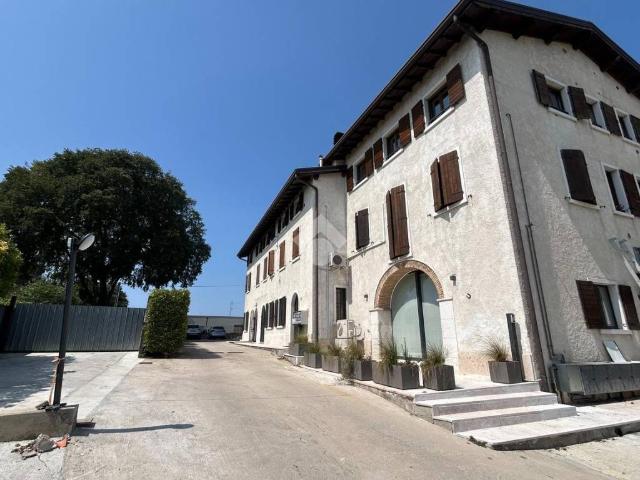 Appartamento in vendita a Peschiera Del Garda, Veneto