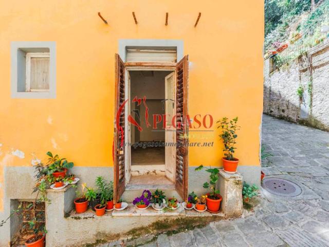 Appartamento in vendita a Collecchio, Pescia