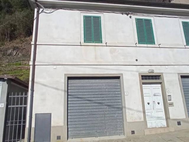 Appartamento in vendita a Uzzano E Castello, Toscana
