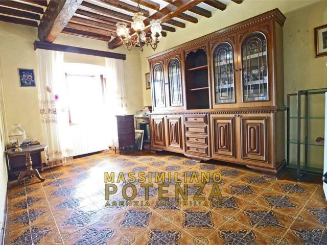 Appartamento in vendita a Uzzano E Castello, Toscana