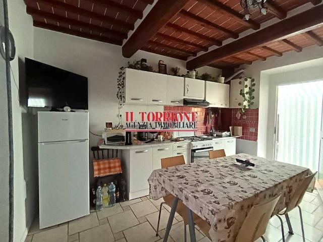 Appartamento in vendita a Alberghi, Uzzano E Castello