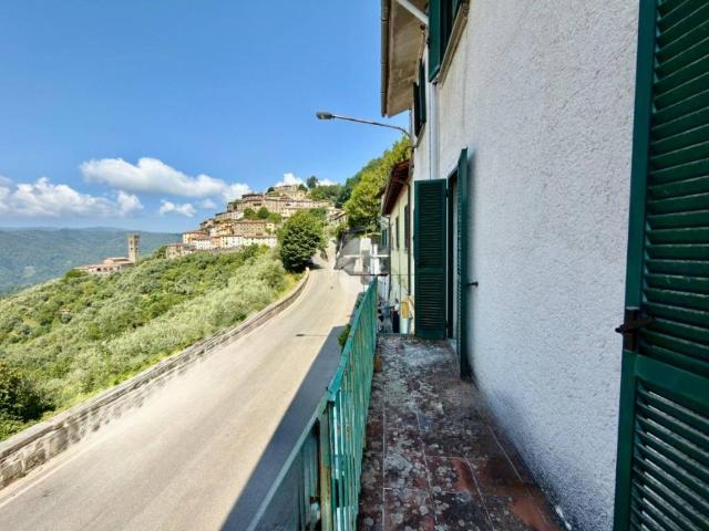 Appartamento in vendita a Uzzano E Castello, Toscana