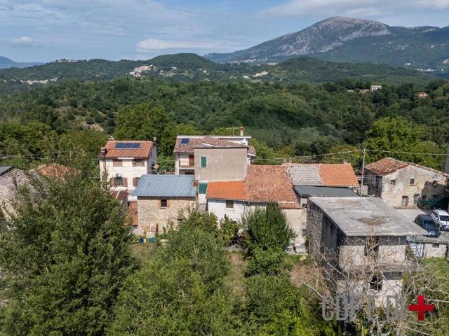 Appartamento in vendita a Colle di Pace, Pescorocchiano