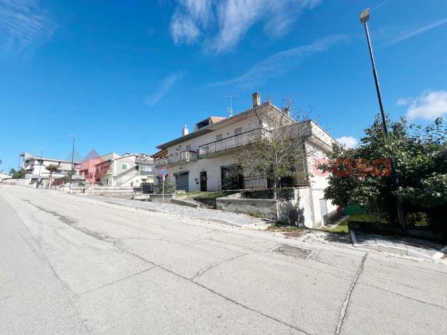 Appartamento in vendita a Pescorocchiano, Lazio
