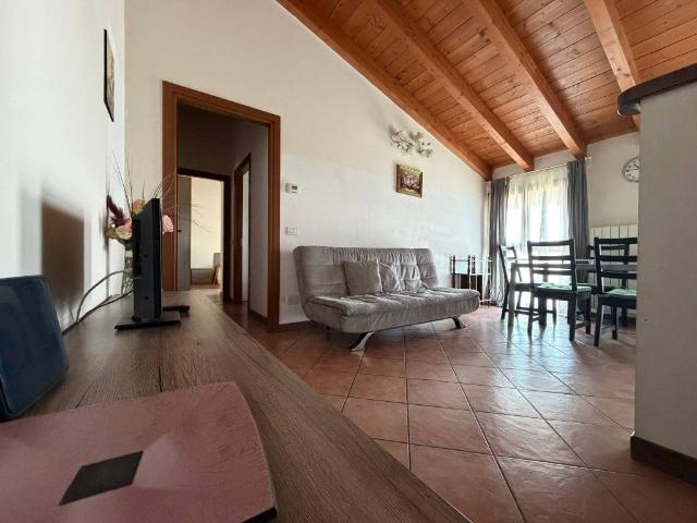 Appartamento in vendita a Pessano Con Bornago, Lombardia