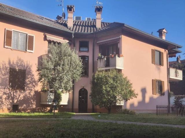 Appartamento in vendita a Pessano Con Bornago, Lombardia