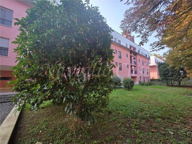 Appartamento in vendita a Pessano Con Bornago, Lombardia