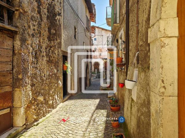 Appartamento in vendita a Pettorano sul Gizio, L'Aquila
