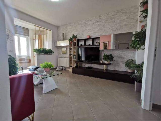 Appartamento in vendita a Baia del Re, Piacenza