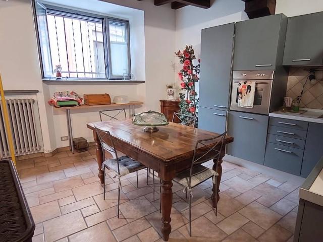 Appartamento in vendita a Infrangibile, Piacenza
