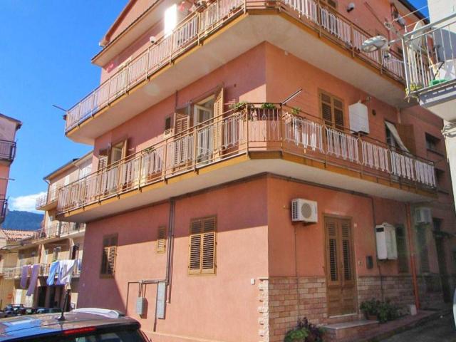 Appartamento in vendita a Piana Degli Albanesi, Sicilia