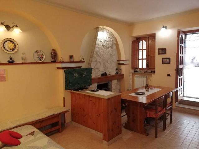 Appartamento in vendita a Piana di Monte Verna