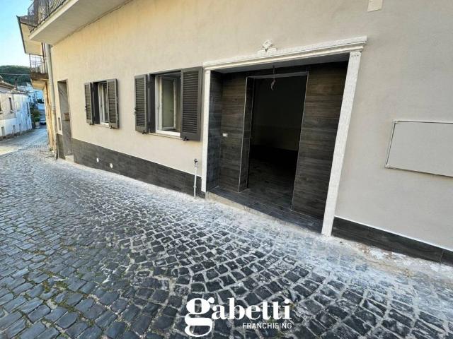 Appartamento in vendita a Piana Di Monte Verna, Campania