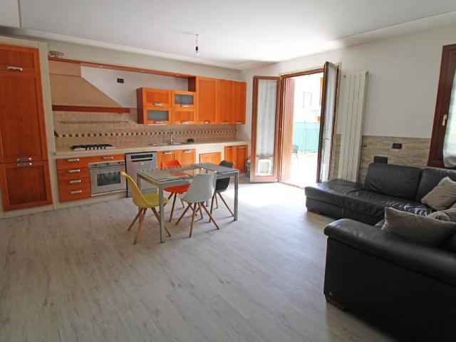 Appartamento in vendita a Comunità montana della valle Camonica, Esine