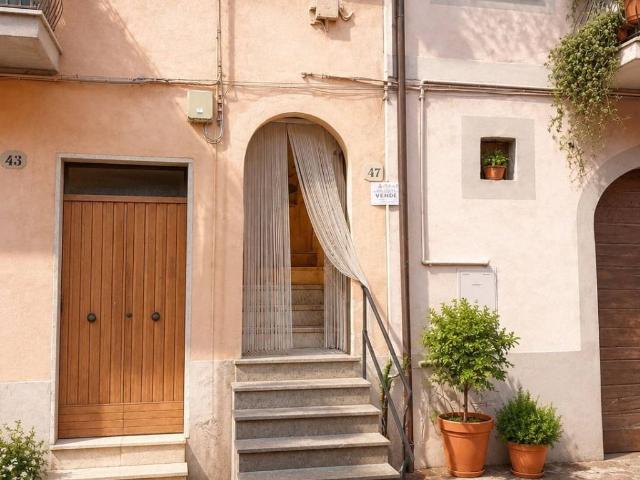 Appartamento in vendita a Piansano, Lazio