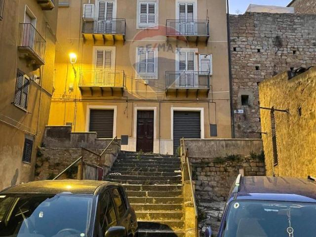 Appartamento in vendita a Canali, Piazza