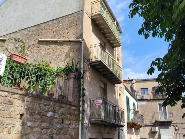 Appartamento in vendita a Castellina, Piazza