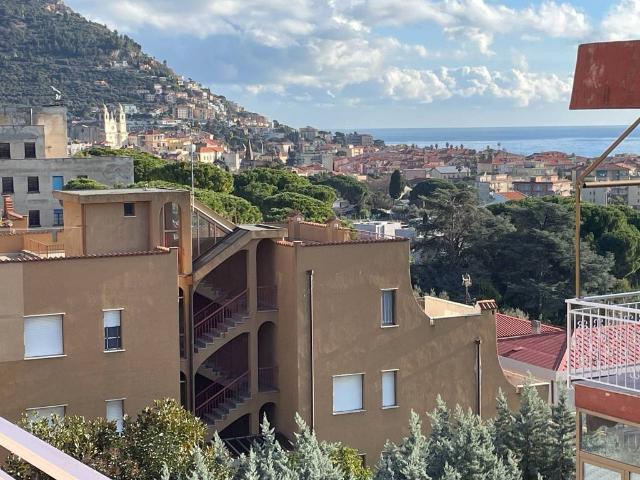 Appartamento in vendita a Pietra Ligure, Liguria
