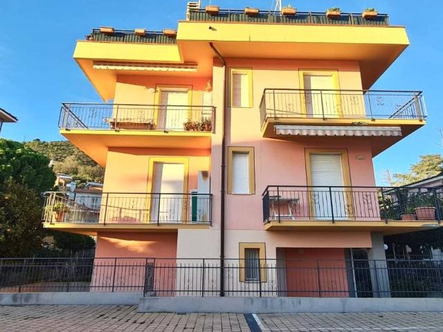 Appartamento in vendita a Pietra Ligure, Liguria
