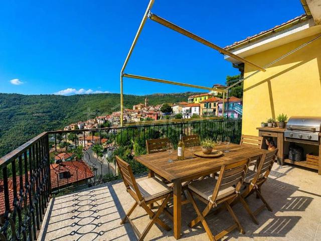 Attico in vendita a Pietrabruna, Liguria