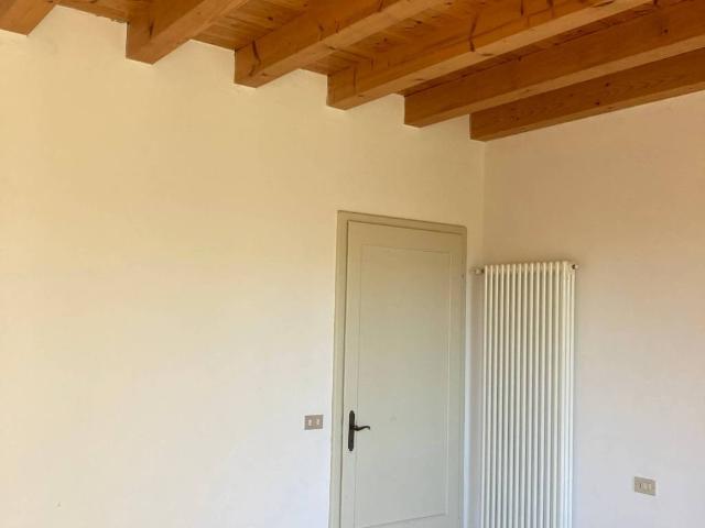 Appartamento in vendita a Crespano Del Grappa, Veneto