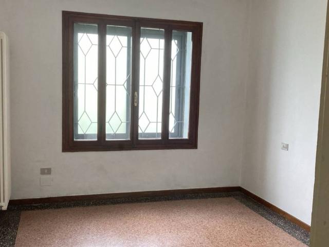 Appartamento in vendita a Crespano Del Grappa, Veneto
