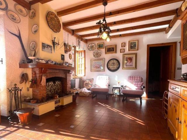 Appartamento in vendita a Pieve Di Teco, Liguria