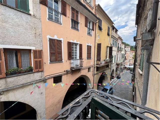 Appartamento in vendita a Pieve Di Teco, Liguria