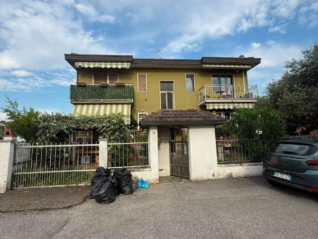 Appartamento in vendita a Pieve Emanuele, Lombardia