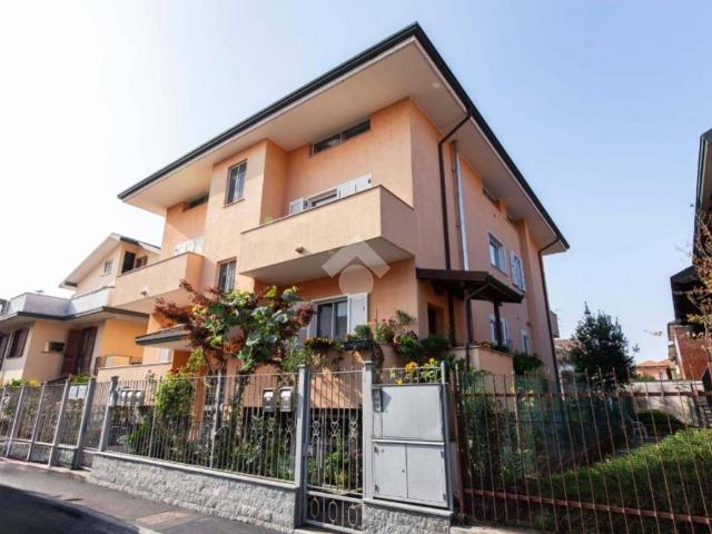 Appartamento in vendita a Pieve Emanuele, Lombardia