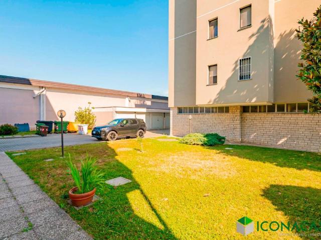 Appartamento in vendita a Pieve Emanuele, Lombardia