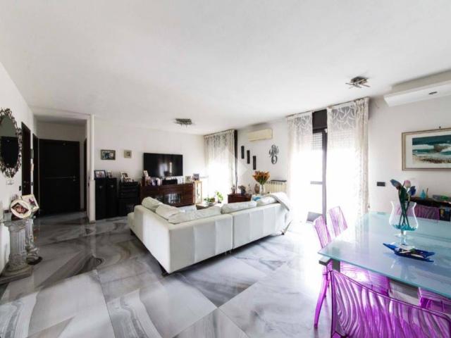 Appartamento in vendita a Pieve Emanuele, Lombardia