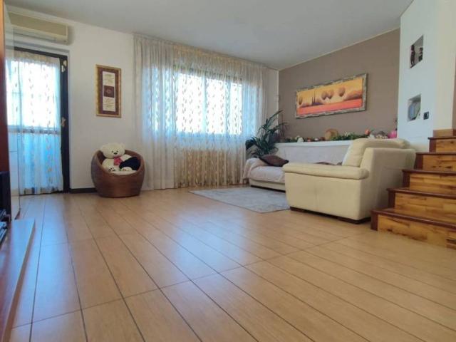 Villa Schiera in vendita a Pieve Emanuele, Lombardia