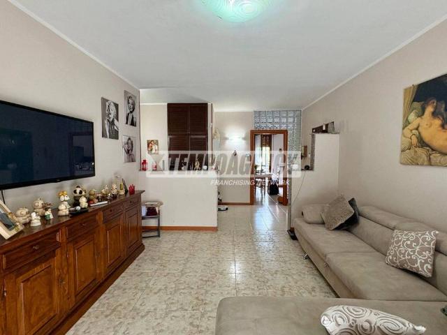 Appartamento in vendita a Pieve Emanuele, Lombardia