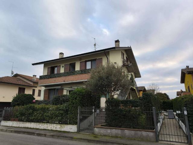 Appartamento in vendita a Pieve Fissiraga, Lombardia