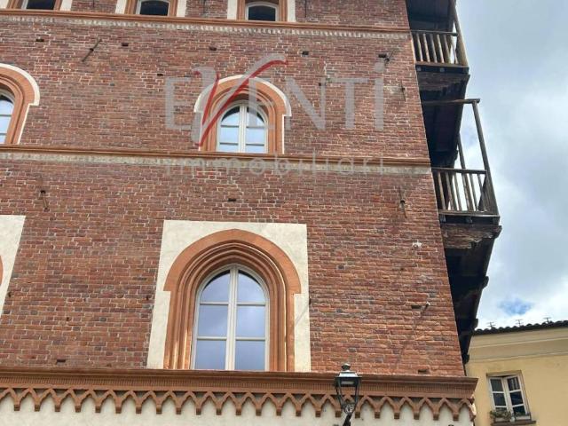Palazzo in vendita a Pinerolo, Torino