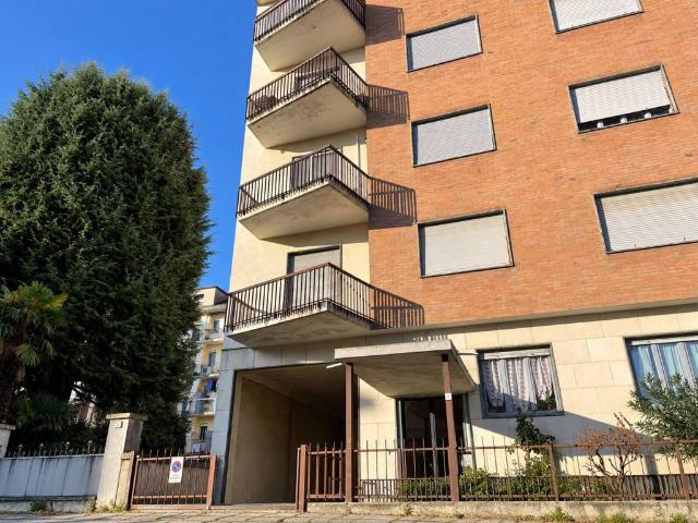 Appartamento in vendita a Pinerolo, Torino