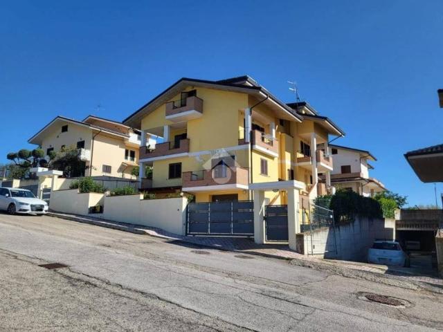 Appartamento in vendita a Quartiere dei fiori, Pineto