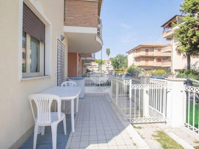 Appartamento in vendita a Quartiere dei poeti, Pineto