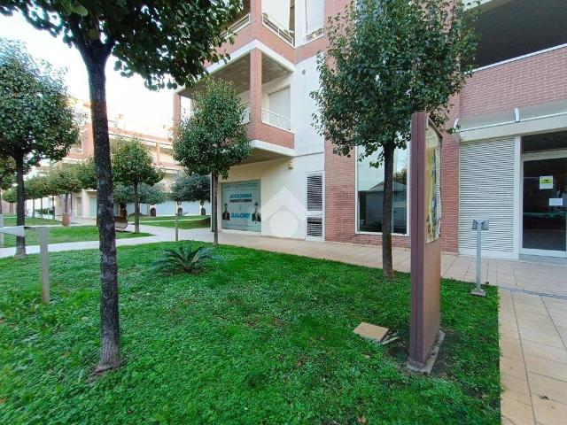 Appartamento in vendita a Quartiere dei poeti, Pineto