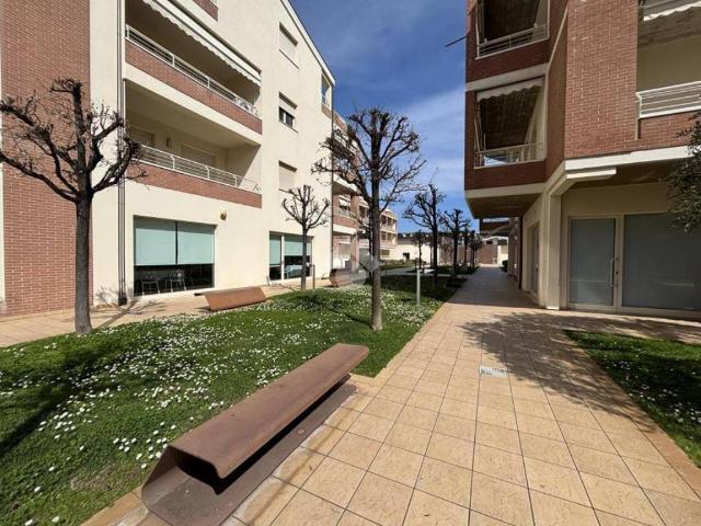 Appartamento in vendita a Quartiere dei poeti, Pineto