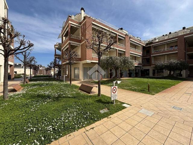 Appartamento in vendita a Quartiere dei poeti, Pineto