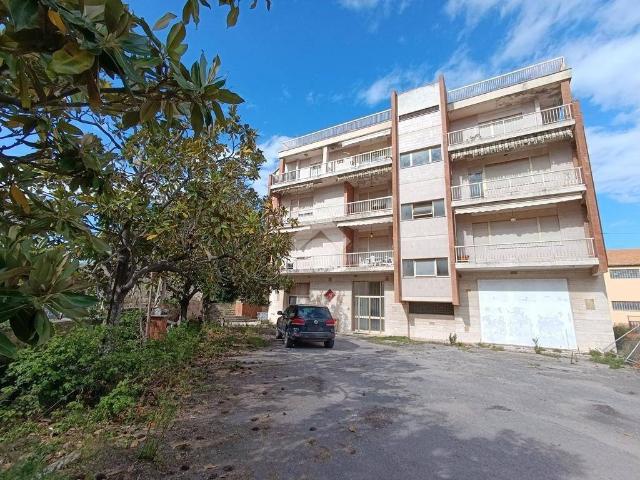 Appartamento in vendita a Scerne, Pineto
