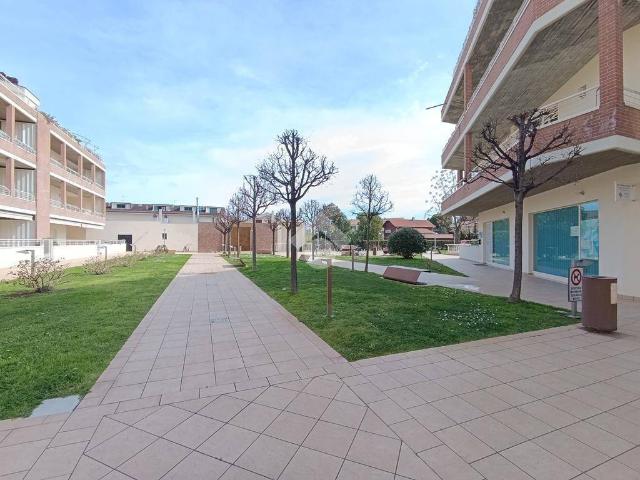 Appartamento in vendita a Quartiere dei poeti, Pineto