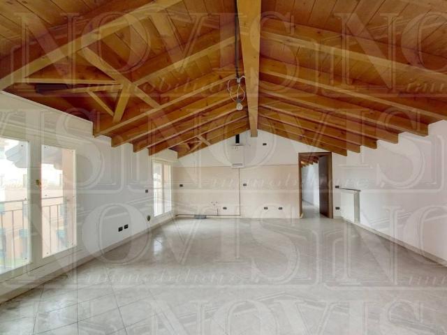 Appartamento in vendita a Pioltello, Lombardia