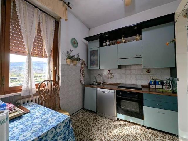 Appartamento in vendita a Pistoia, Toscana
