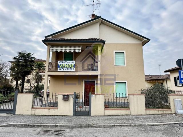 Appartamento in vendita a Pizzighettone, Lombardia