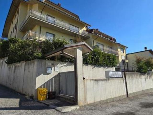 Appartamento in vendita a Pizzoli, L'Aquila